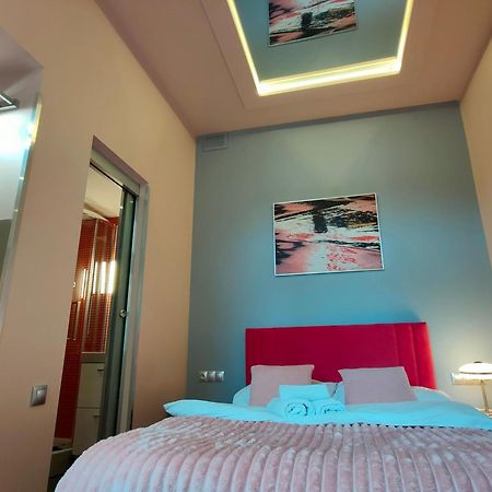 Mirror Pink Studio Apartment Cracovie Extérieur photo