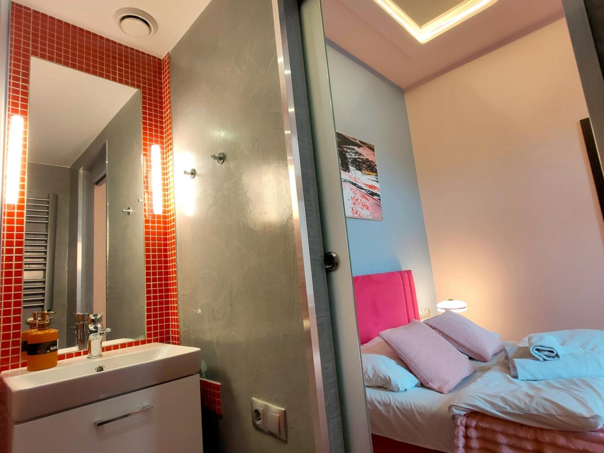 Mirror Pink Studio Apartment Cracovie Extérieur photo