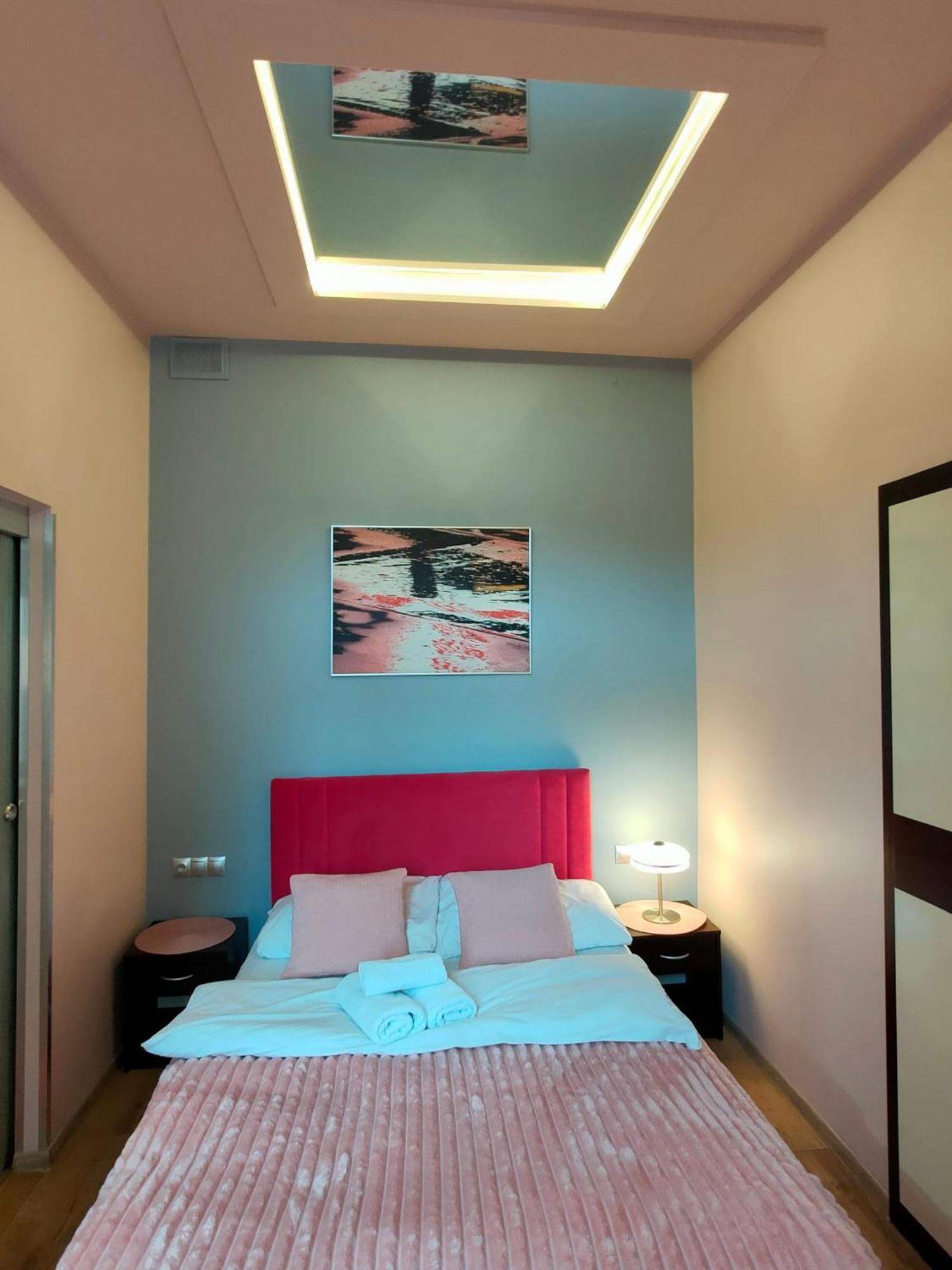 Mirror Pink Studio Apartment Cracovie Extérieur photo